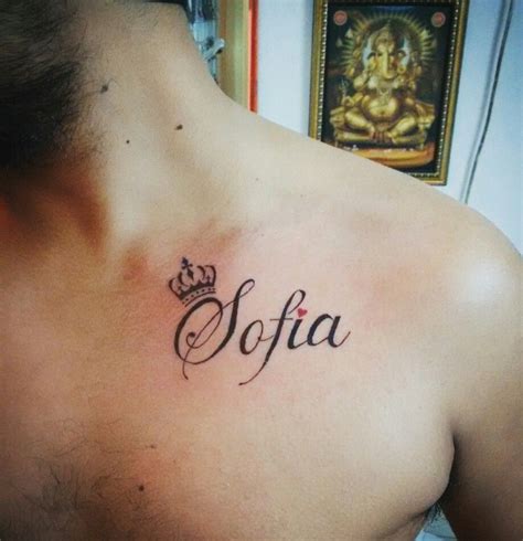 tatuajes de nombres en el pecho|38 ideas de Nombres en el pecho 